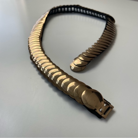 Vintage 80s Stretch Metal Gold Tone Elasticized Belt Made